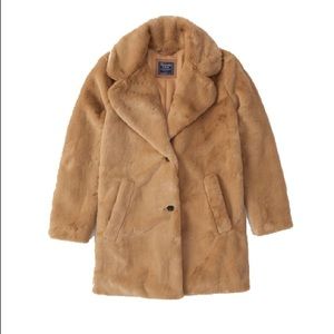 NWOT. Abercrombie faux fur coat. XS